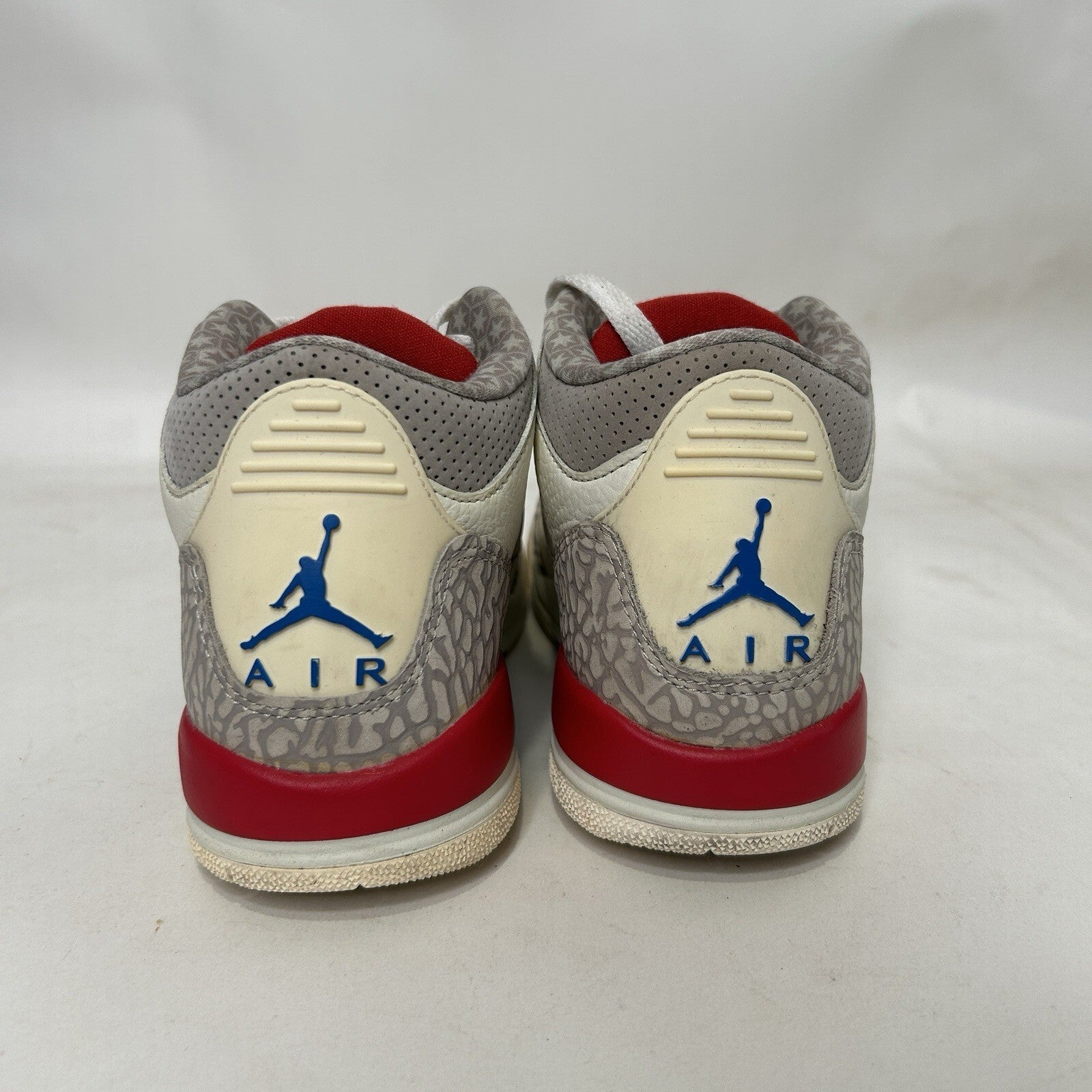 Nike Air Jordan 3 Retro GS “International Flight” 398614-140 5.5Y/Women’s 7