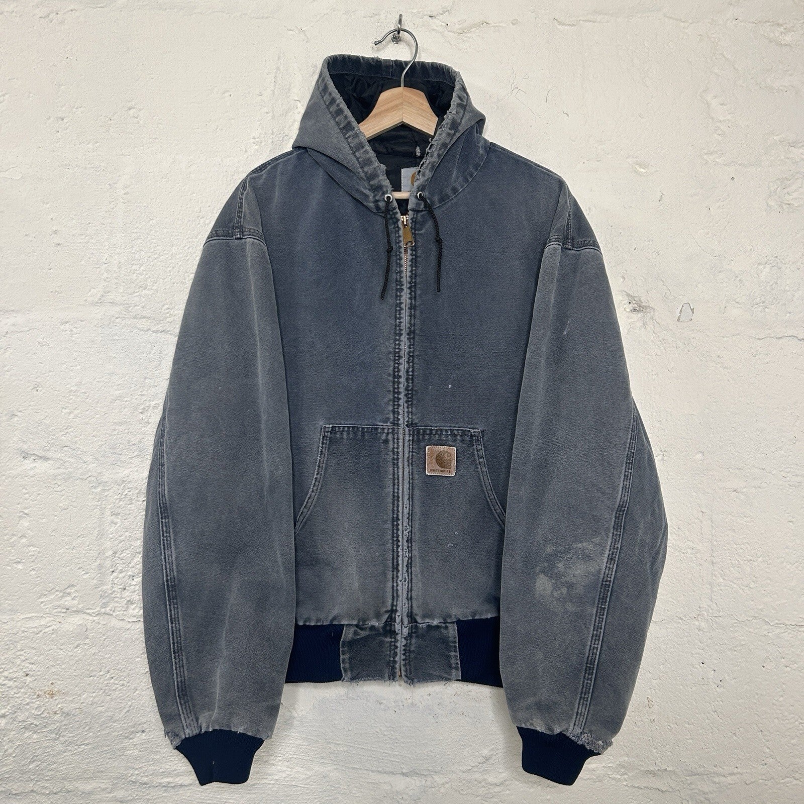 Vintage Faded Carhartt Hooded Active Jacket “Navy Blue” JQ283 Men’s X-Large