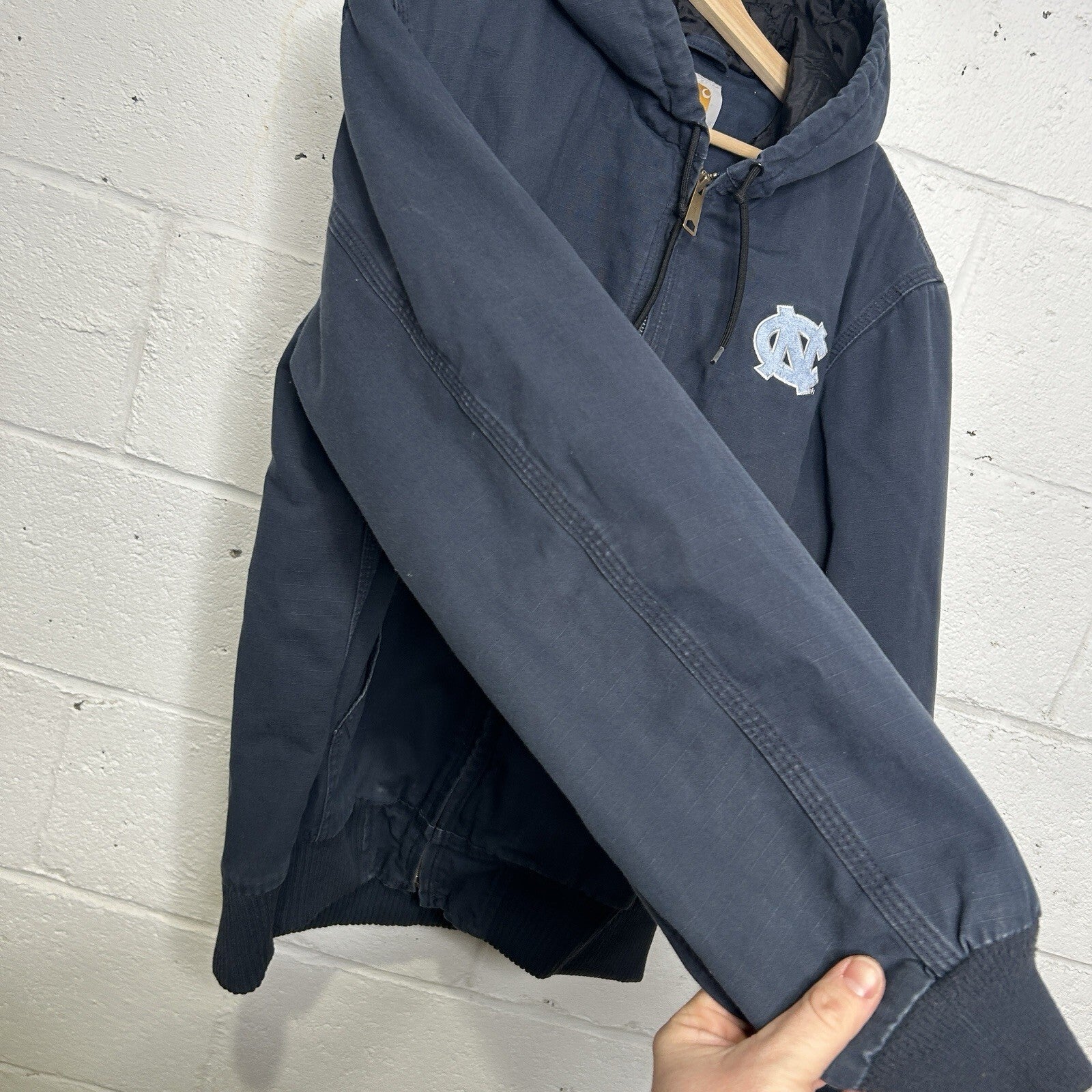 Y2K Carhartt Ripstop Hooded Active Jacket “UNC Tarheels” 100925-412 Men’s Medium