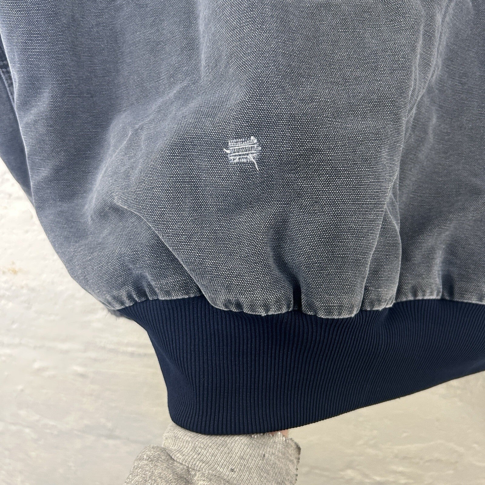 Vintage Faded Carhartt Hooded Active Jacket “Navy Blue” JQ283 Men’s X-Large