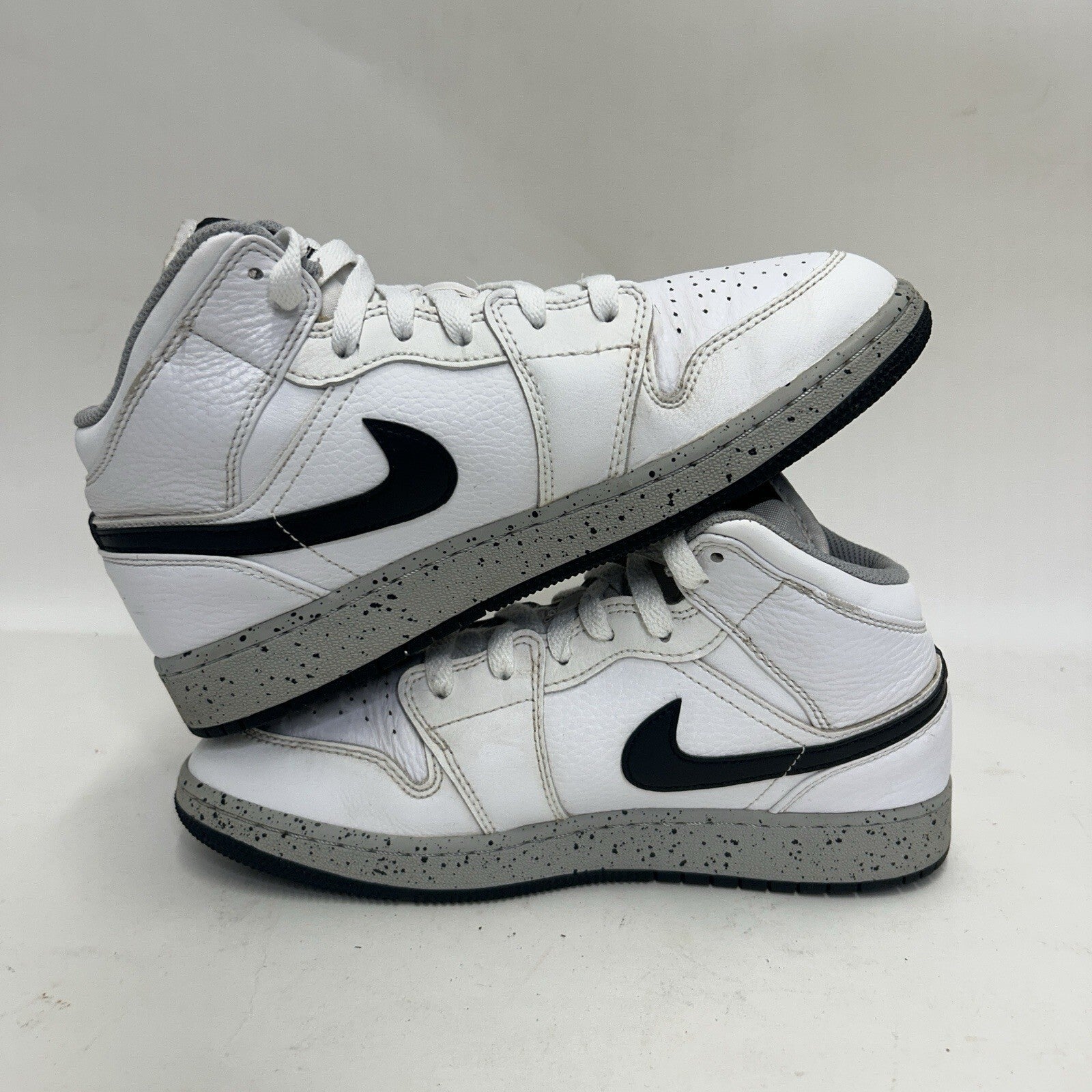 Nike Air Jordan 1 Mid Retro GS “White Cement” 554725-115 6.5Y/Women’s 8