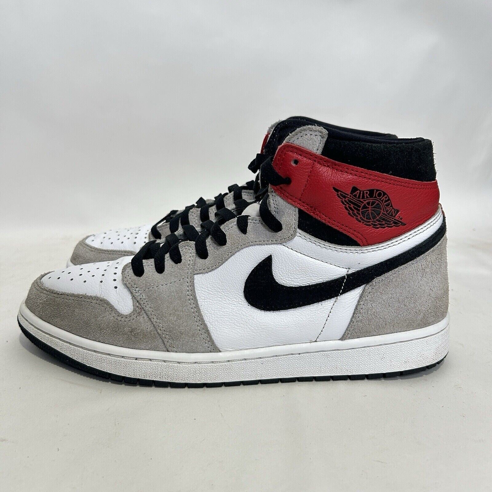 Nike Air Jordan 1 Retro High OG “Light Smoke Grey”