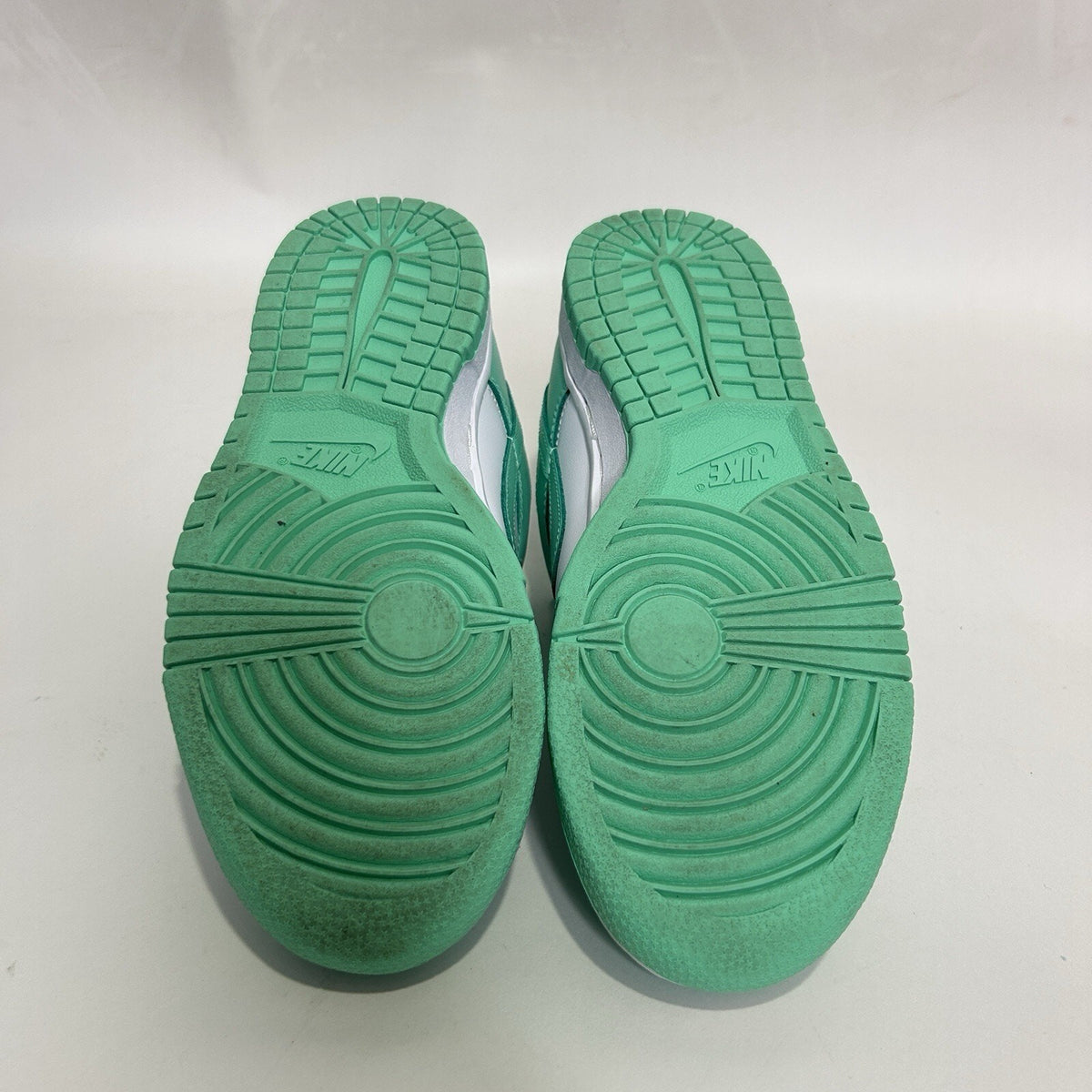 Nike Dunk Low WMNS “Green Glow” 2021