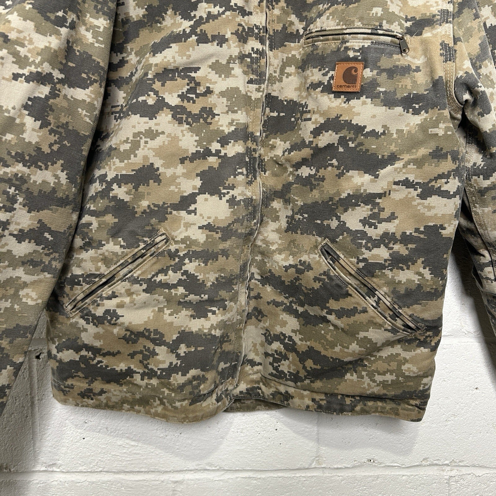 Carhartt Sherpa-Lined Hooded Detroit Jacket “Digital Camo” 101822-910 Men’s Med