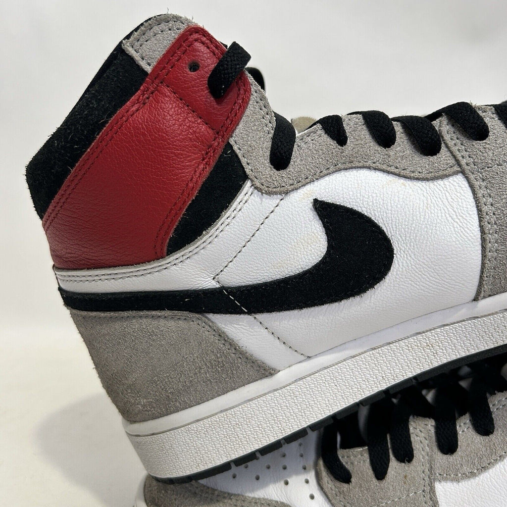 Nike Air Jordan 1 Retro High OG “Light Smoke Grey”