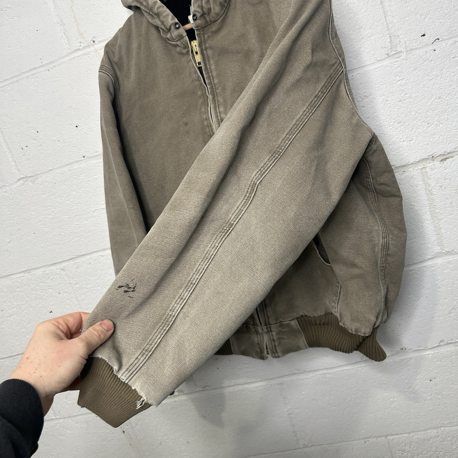 Carhartt Sandstone Quilted Hooded Active Jacket “Desert” J130 DES Men’s Medium