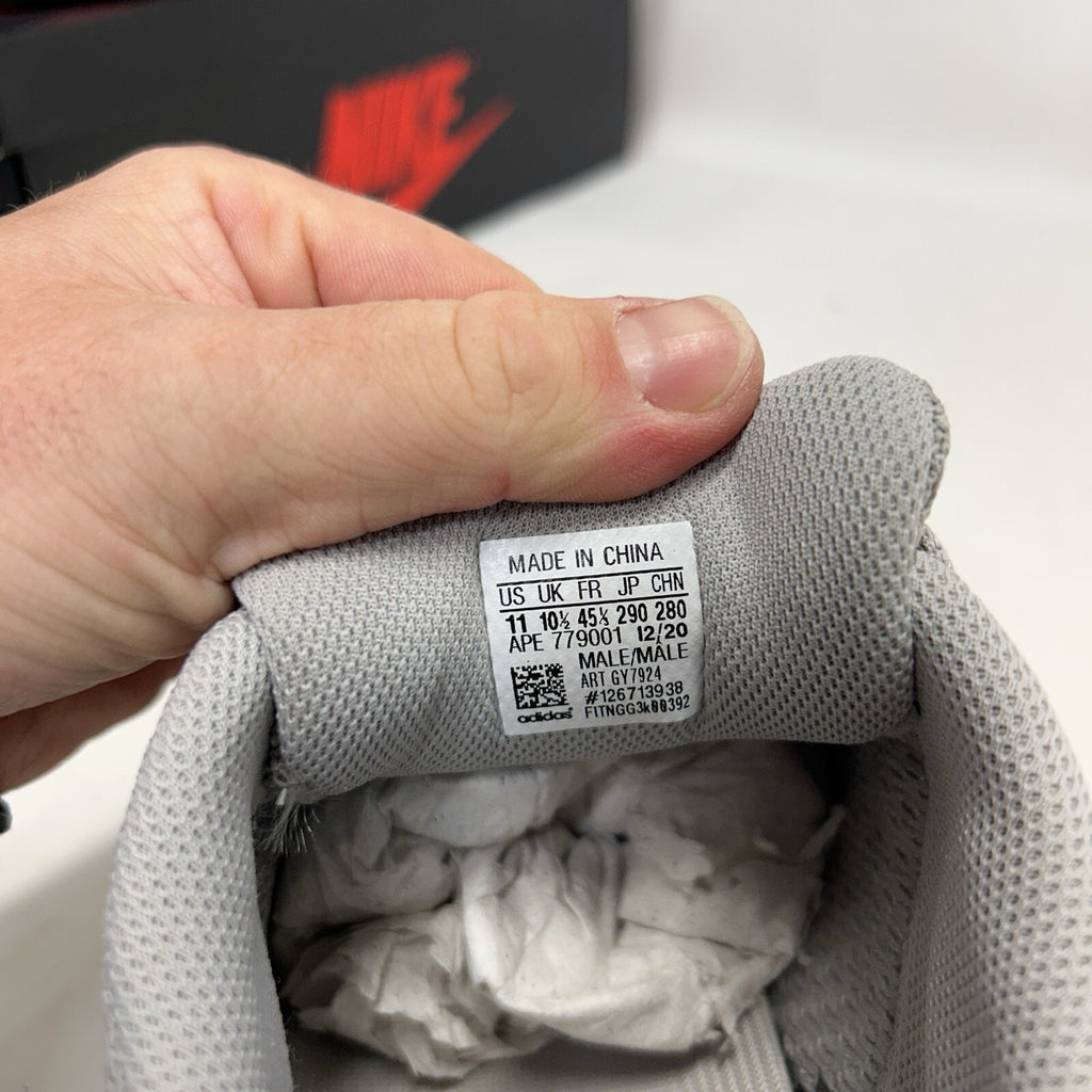 Adidas Yeezy Boost 700 V2 “Cream” (2021) GY7924 Men’s 11 Worn