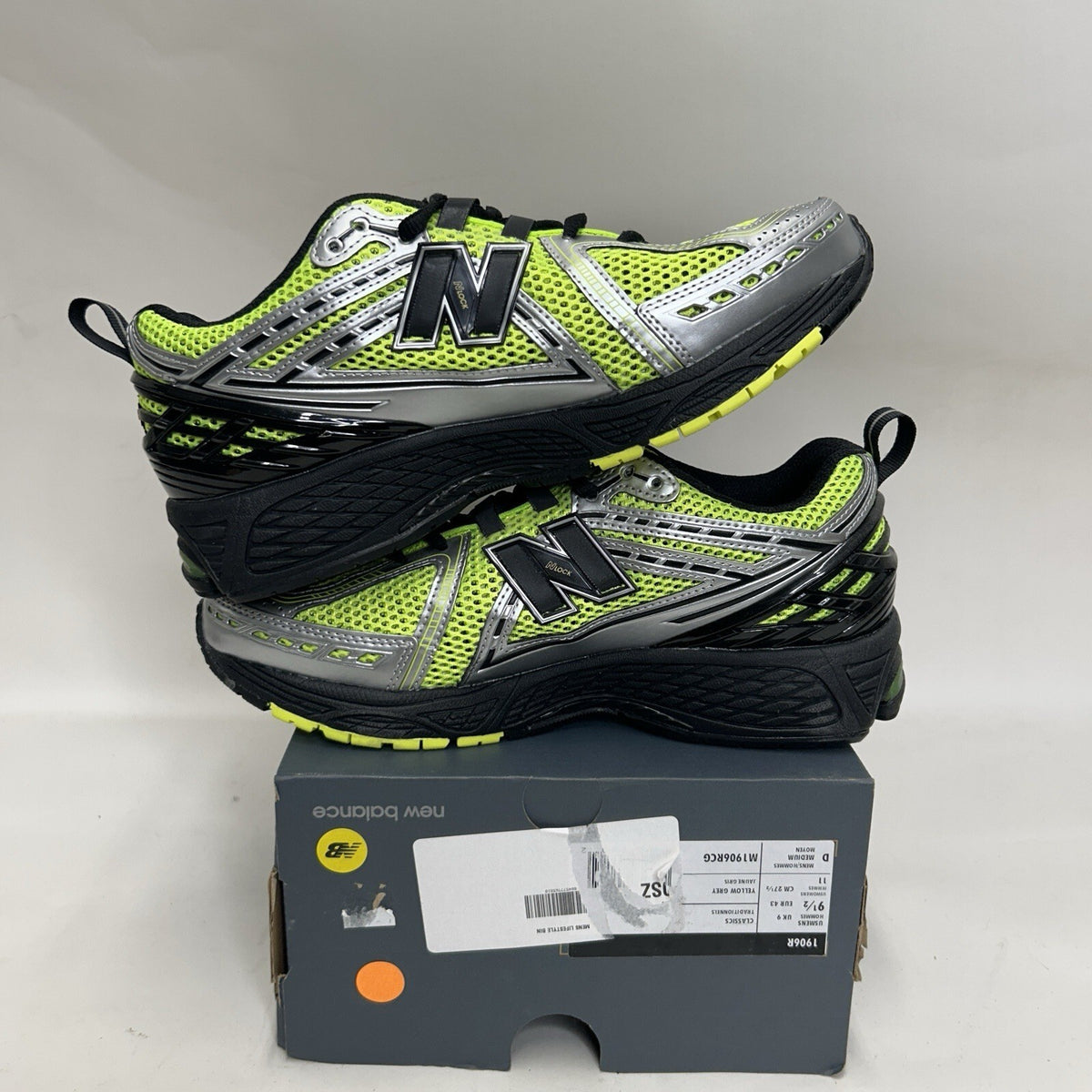 New Balance 1906R “Volt Black Silver” M1906RCG Men’s 9.5 New