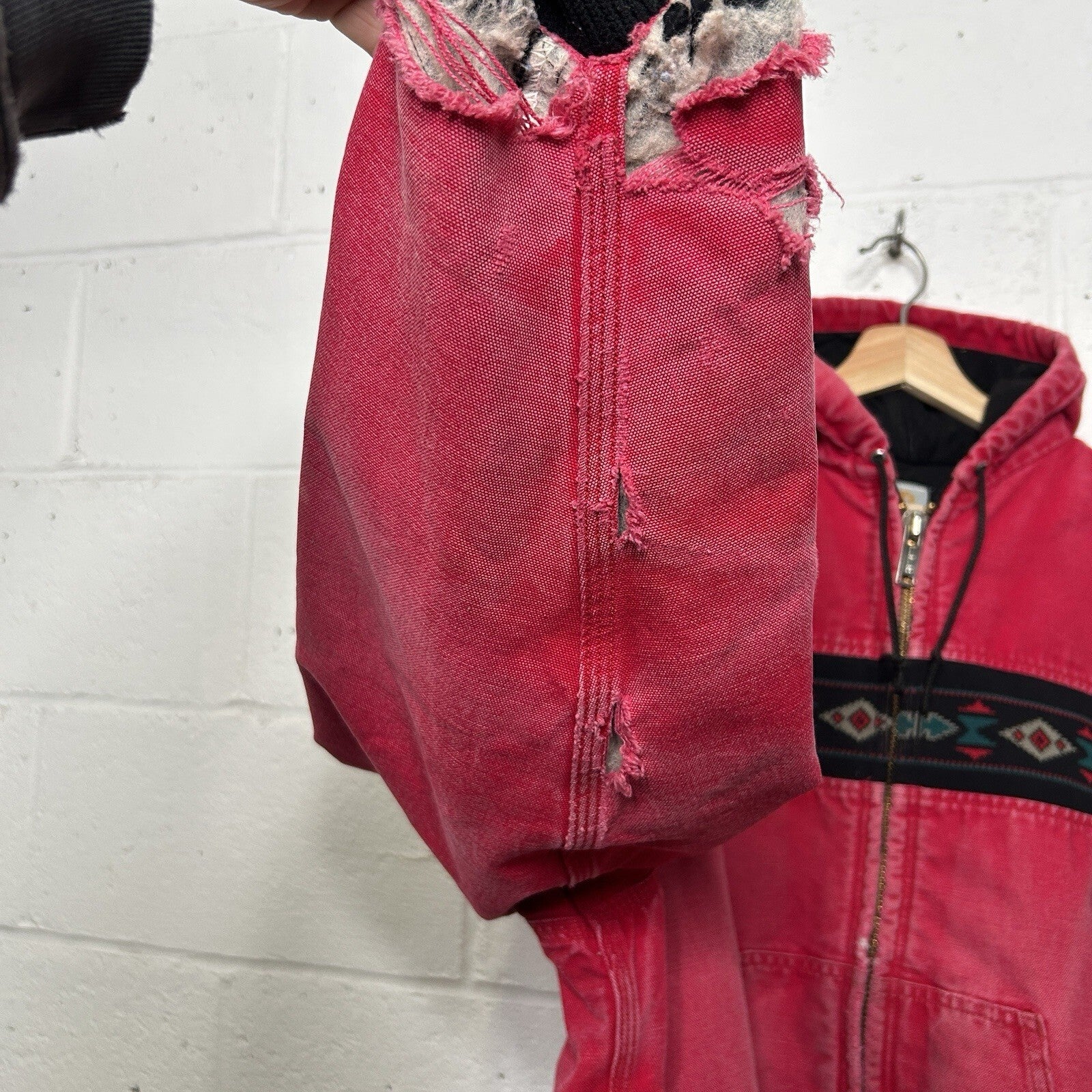 Vintage Carhartt Quilted Hooded Active Jacket “Red Aztec”J79 RED Men’s X-Large
