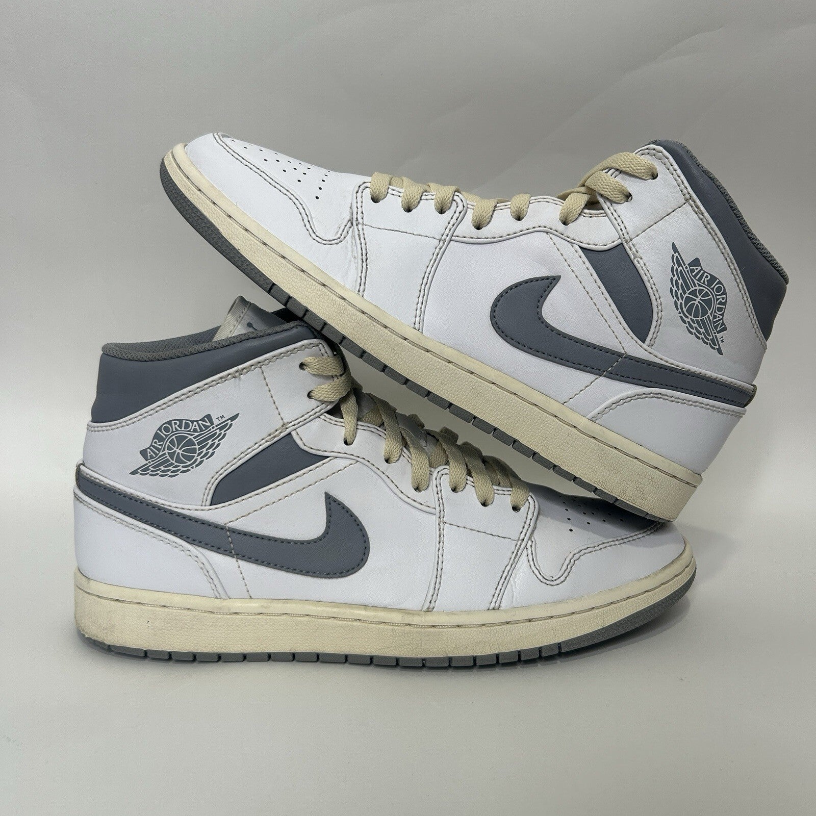 Nike Air Jordan 1 Mid Retro “Neutral Grey White” 554724-135 Men’s 9.5 Worn
