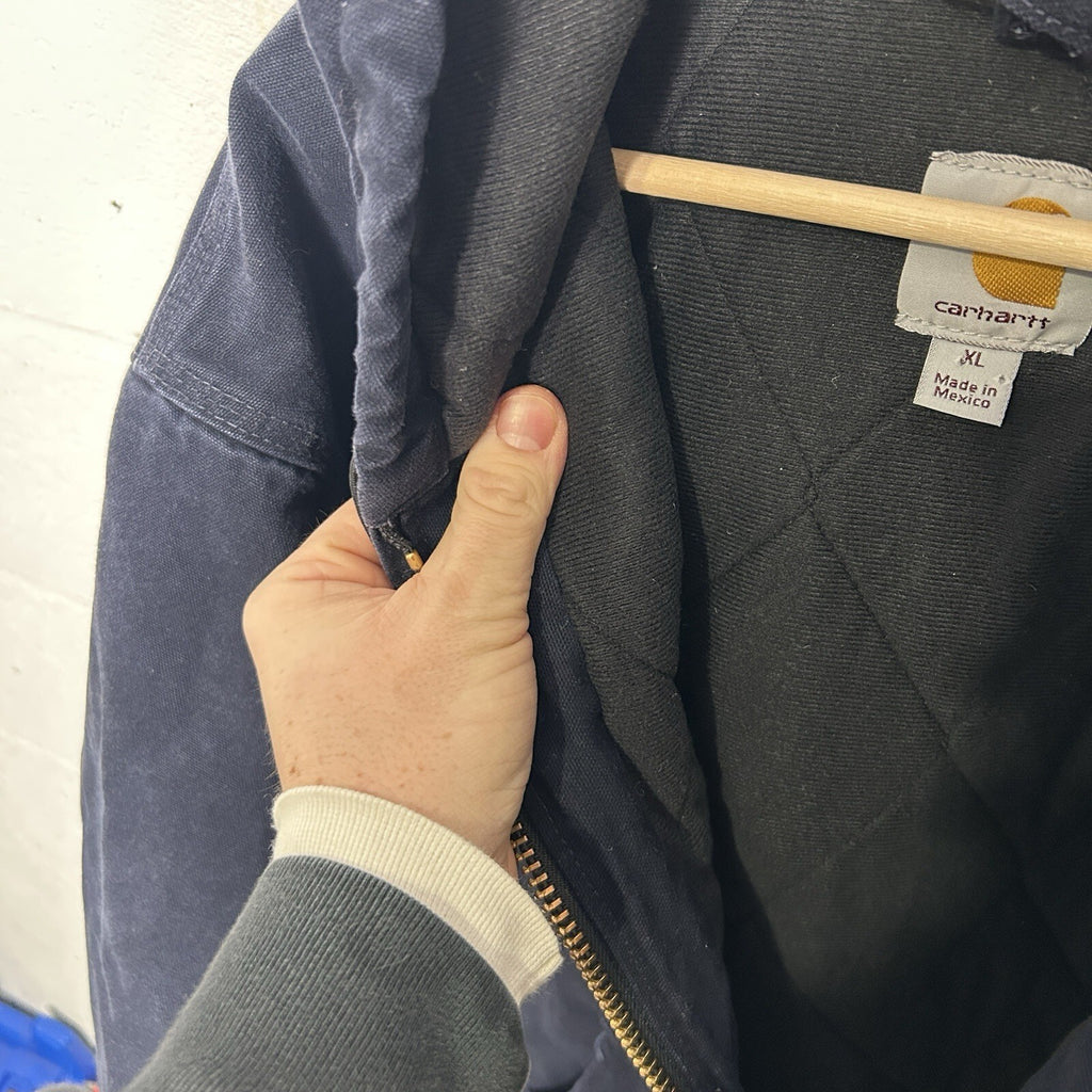 Vintage Carhartt Hooded Active Jacket “Midnight Blue” J130 MDT Men’s X-Large