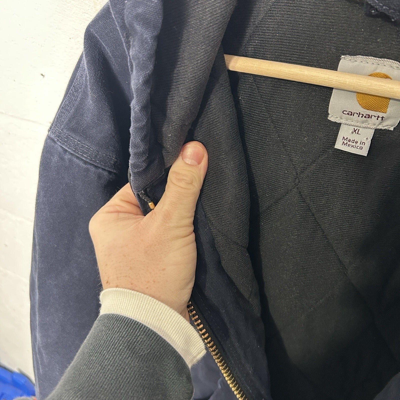 Vintage Carhartt Hooded Active Jacket “Midnight Blue” J130 MDT Men’s X-Large