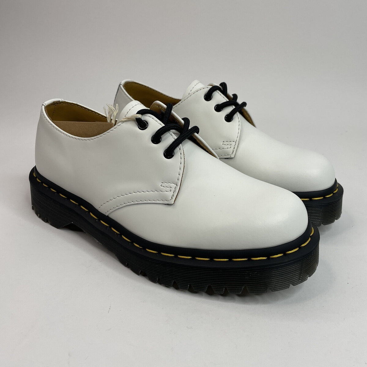 Doc Dr. Martens Smooth White Leather Oxford Platform 26654 Men’s 6 Women’s 7 New