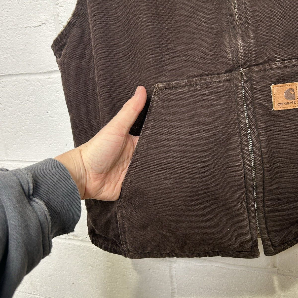 Vintage Carhartt Sherpa-Lined Mock-Neck Vest “Dark Brown” V33 DKB Men’s X-Large