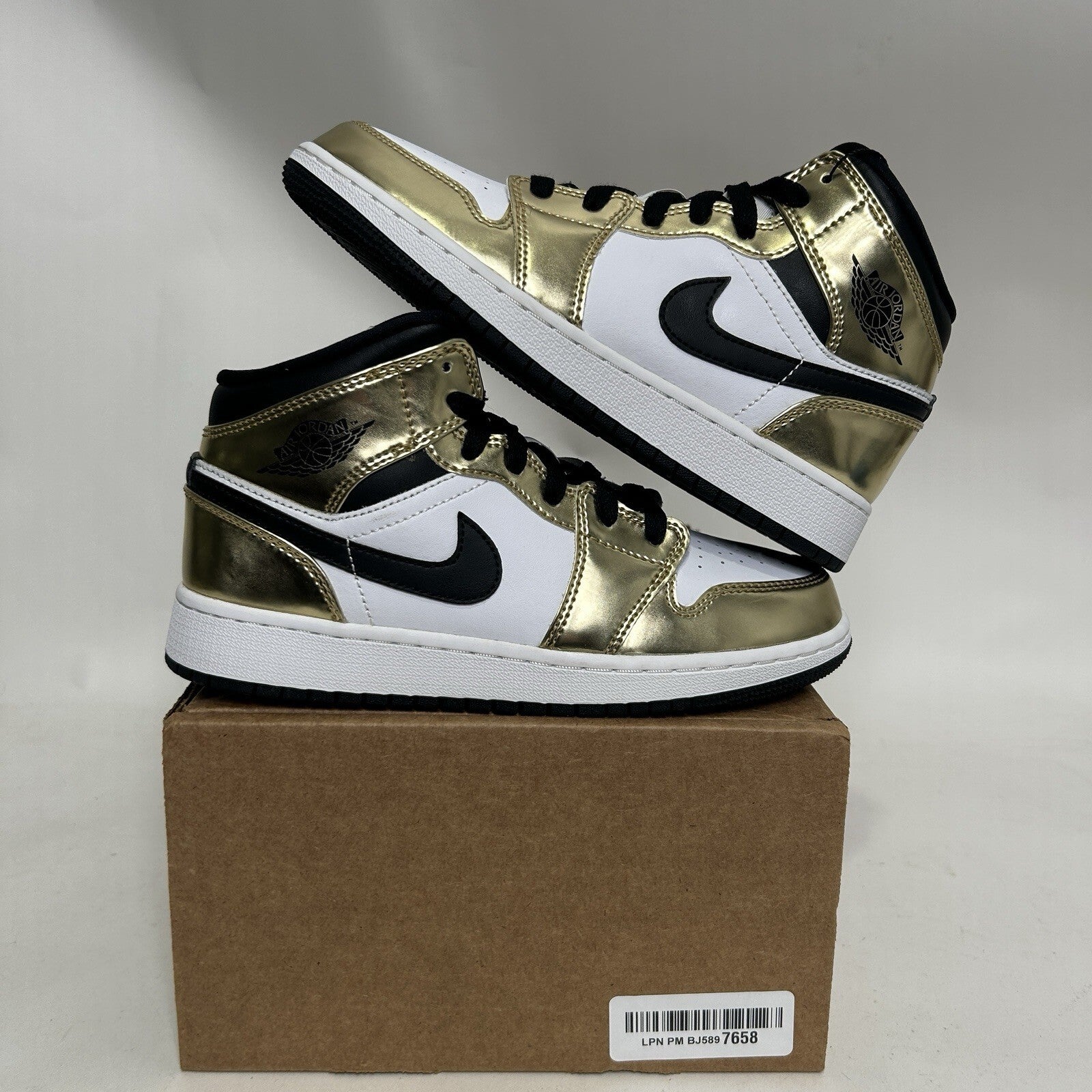 Nike Air Jordan 1 Mid SE GS “Metallic Gold” DC1420-700 4Y/Women’s 5.5 New
