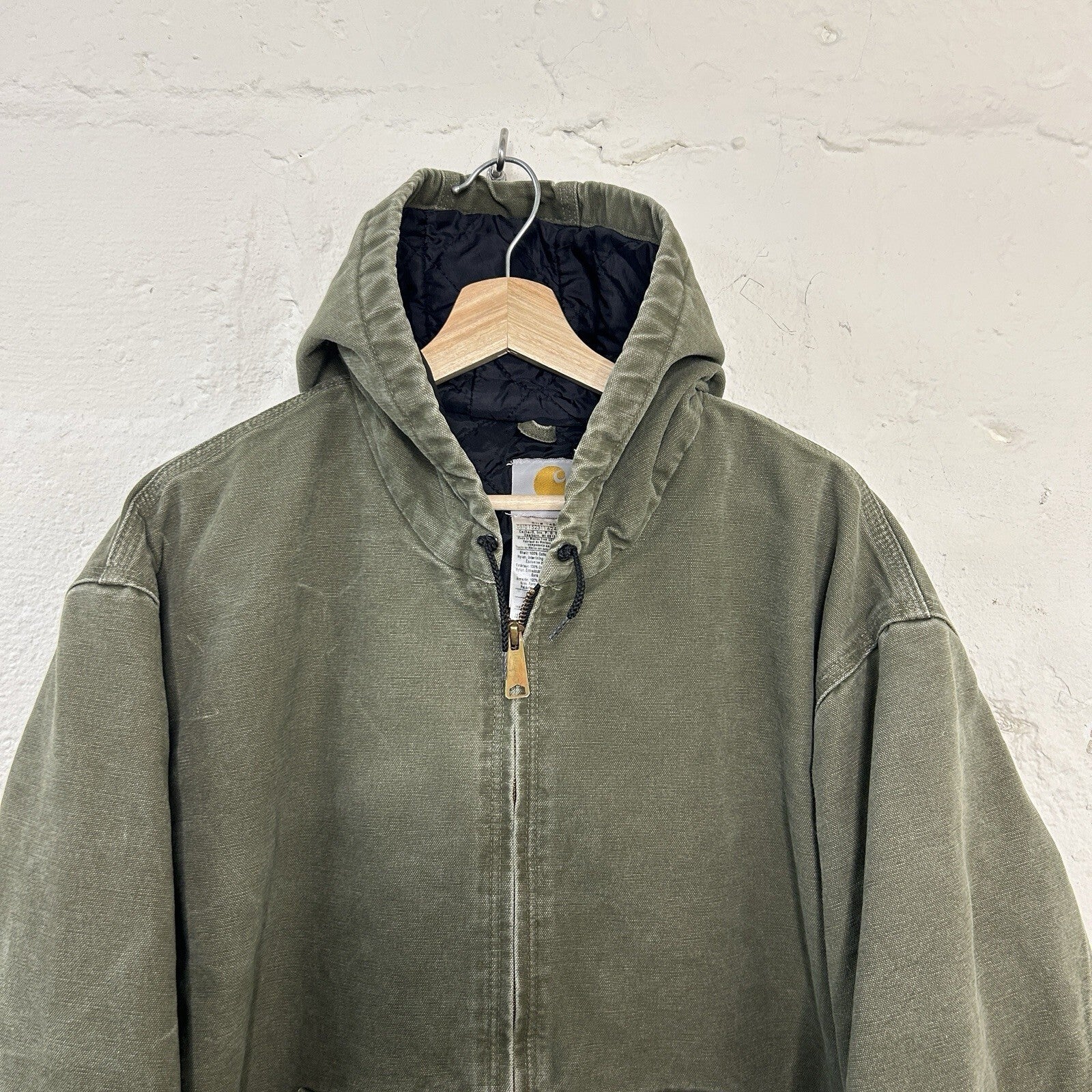 Vintage Carhartt Hooded Active Jacket “Light Olive” J270 LOV Men’s X-Large