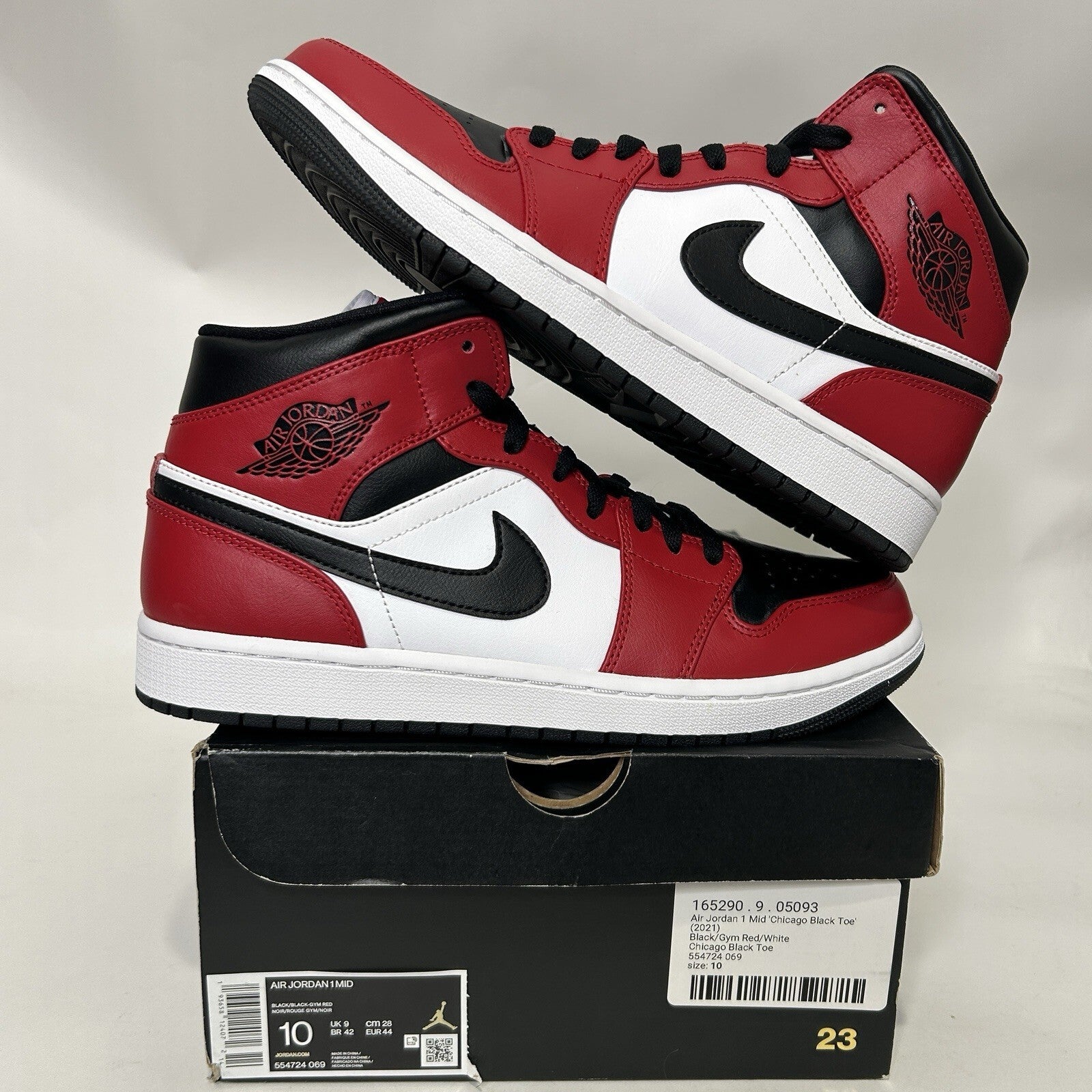 Nike Air Jordan 1 Mid Retro “Chicago Black Toe/Gym Red Black” 554724-069 New